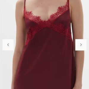 Simone Perele Satin Secrets Night Dress in Spinel red, size M